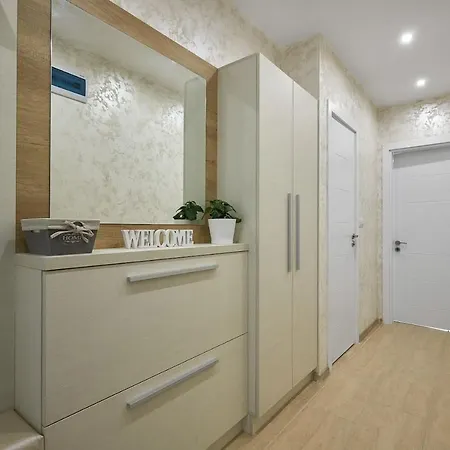 Relax Center & Free Parking 아파트