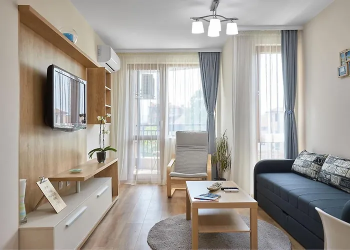 Relax Center & Free Parking *