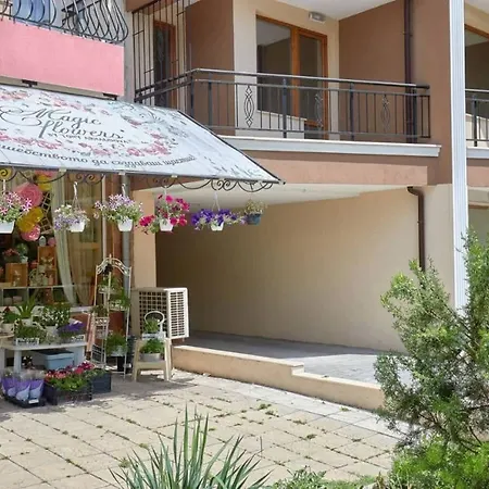 Relax Center & Free Parking Daire Burgaz